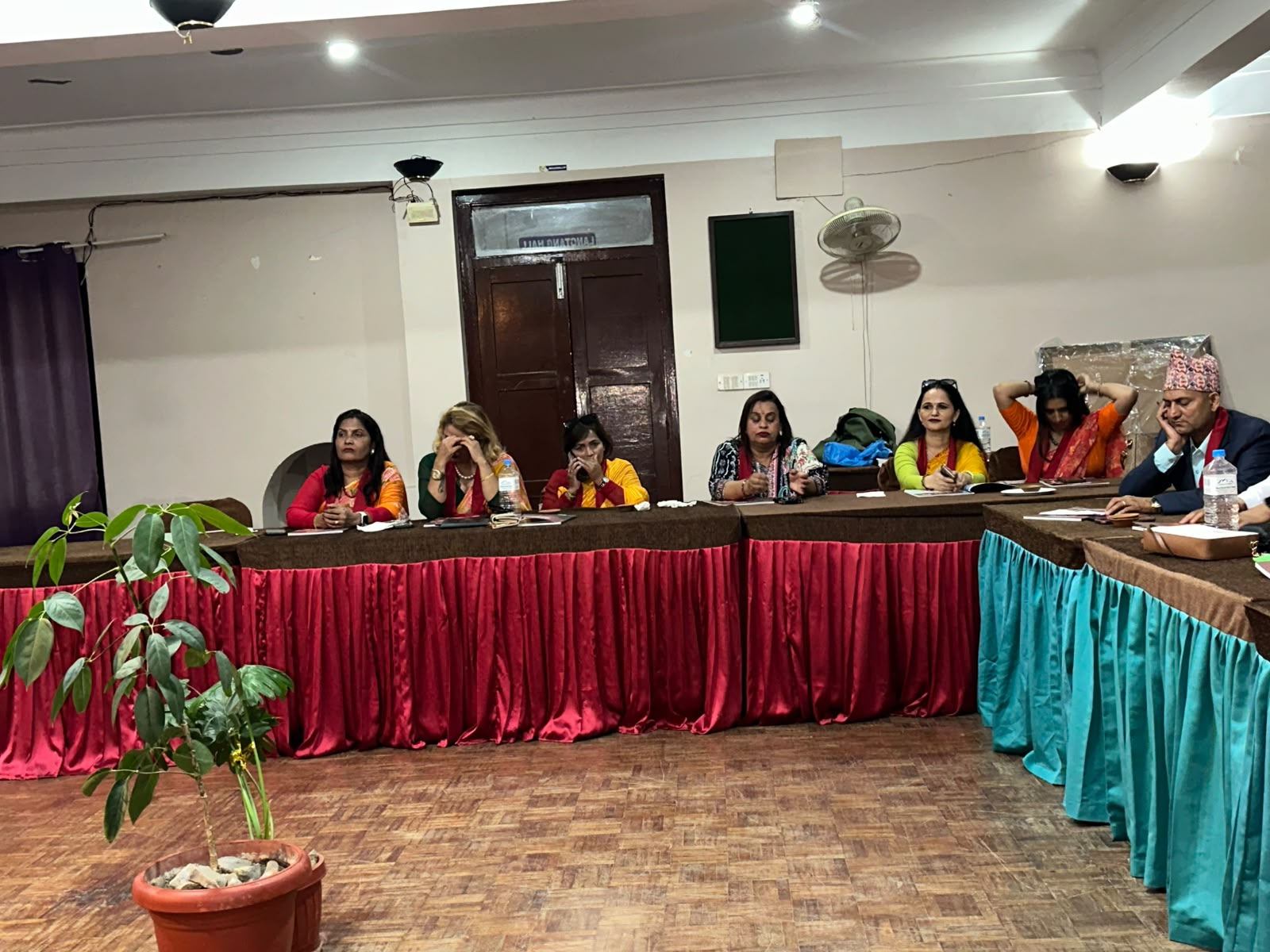 नेपाल कस्मेटिक व्यवसायी संघद्धारा कांस्की कस्मेटिक व्यवसायी संघलाई काठमाडौंमा स्वागत गर्दै